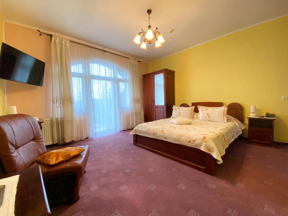 Pensiunea Crocus - Sauna & Billiard Poiana Brasov Extérieur photo