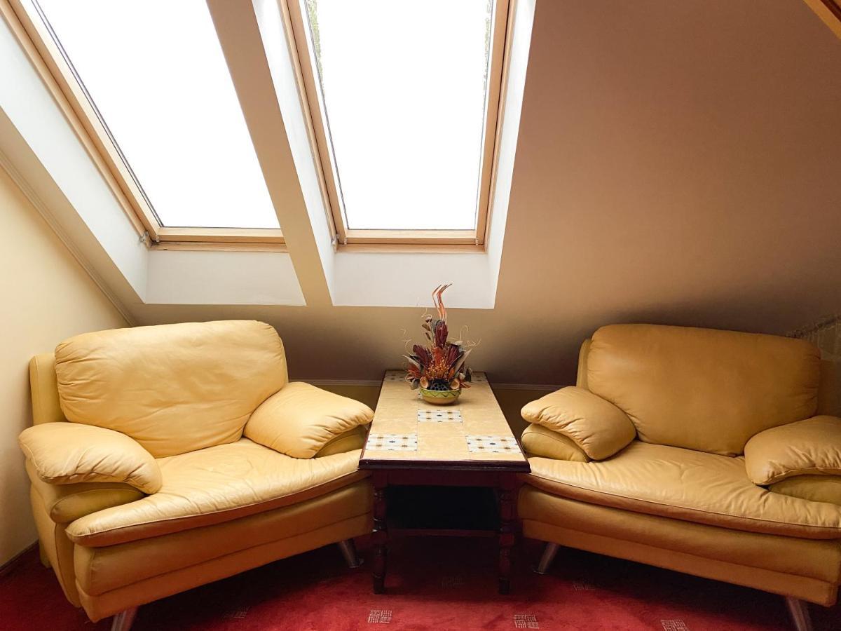 Pensiunea Crocus - Sauna & Billiard Poiana Brasov Extérieur photo