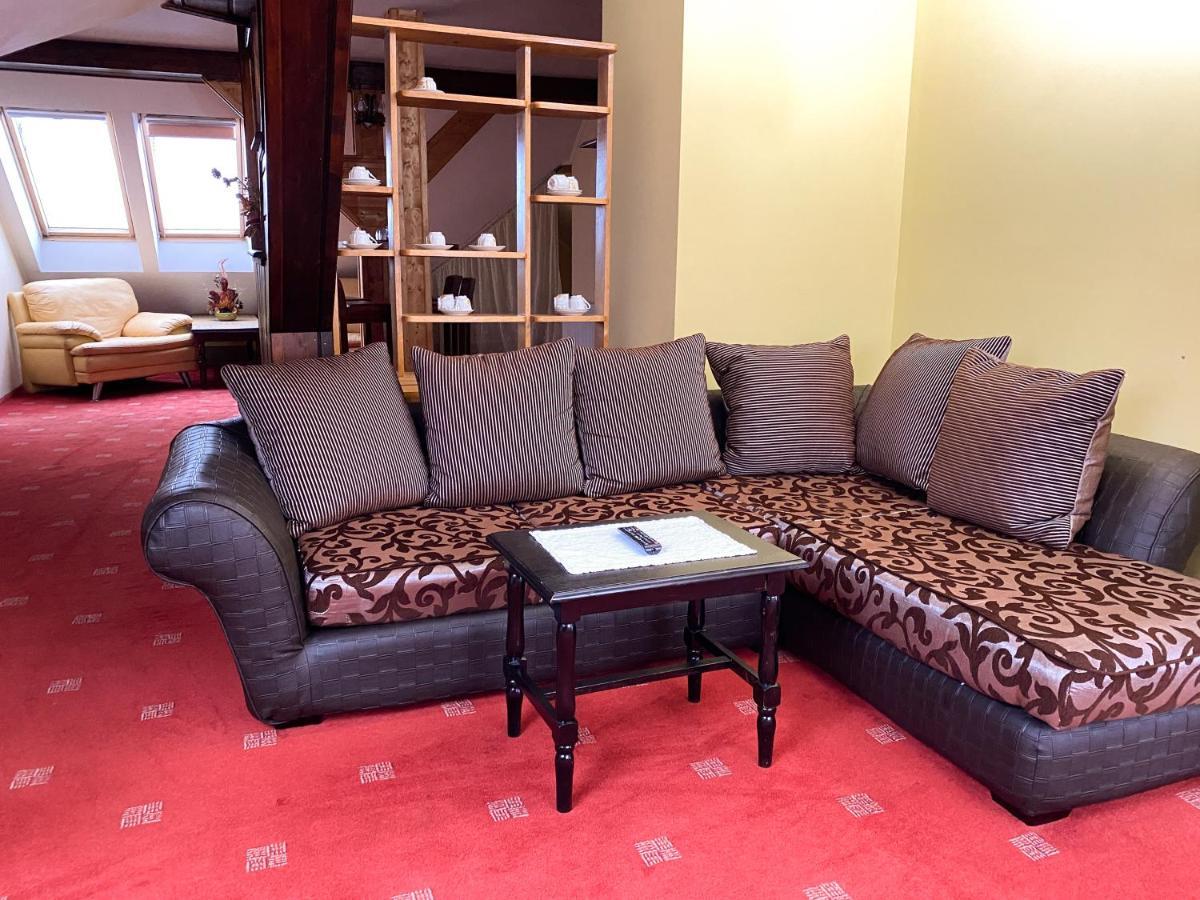 Pensiunea Crocus - Sauna & Billiard Poiana Brasov Extérieur photo