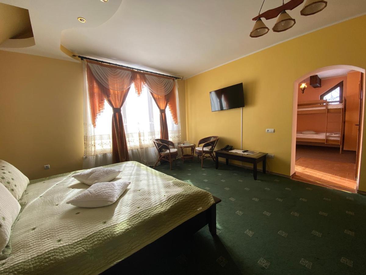 Pensiunea Crocus - Sauna & Billiard Poiana Brasov Extérieur photo